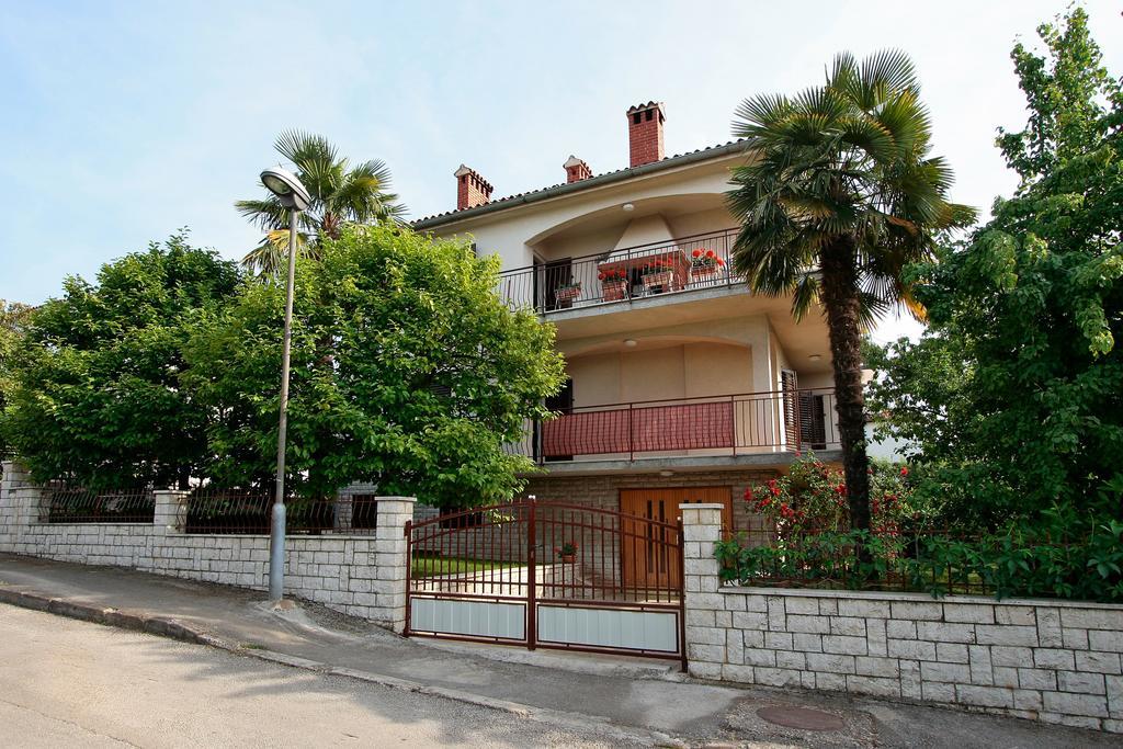 Apartment Ines Porec Bagian luar foto